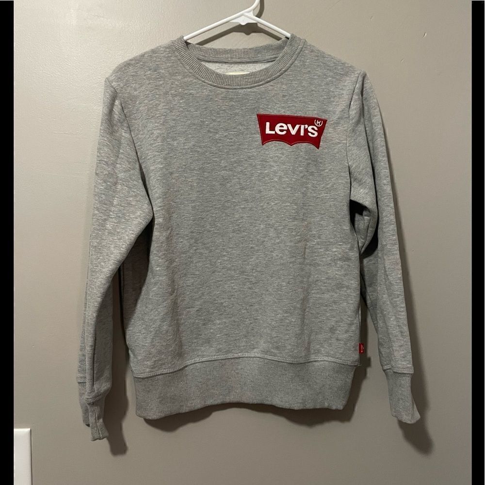 Levi’s sweatshirt